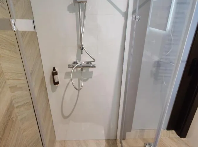 Nocleg ze śniadaniem Nowe M4 Centrum - Blisko Suntago